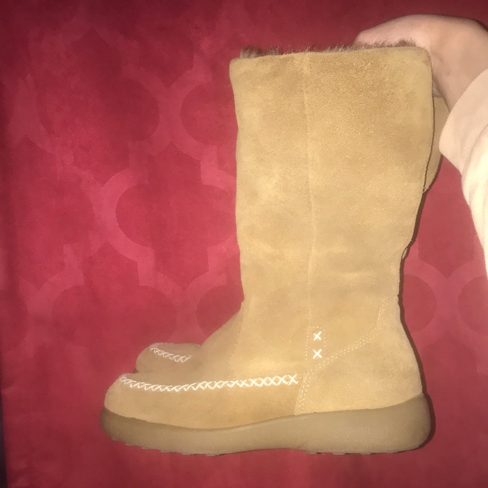 Cougar Tan Suede Boot with Fur Lining